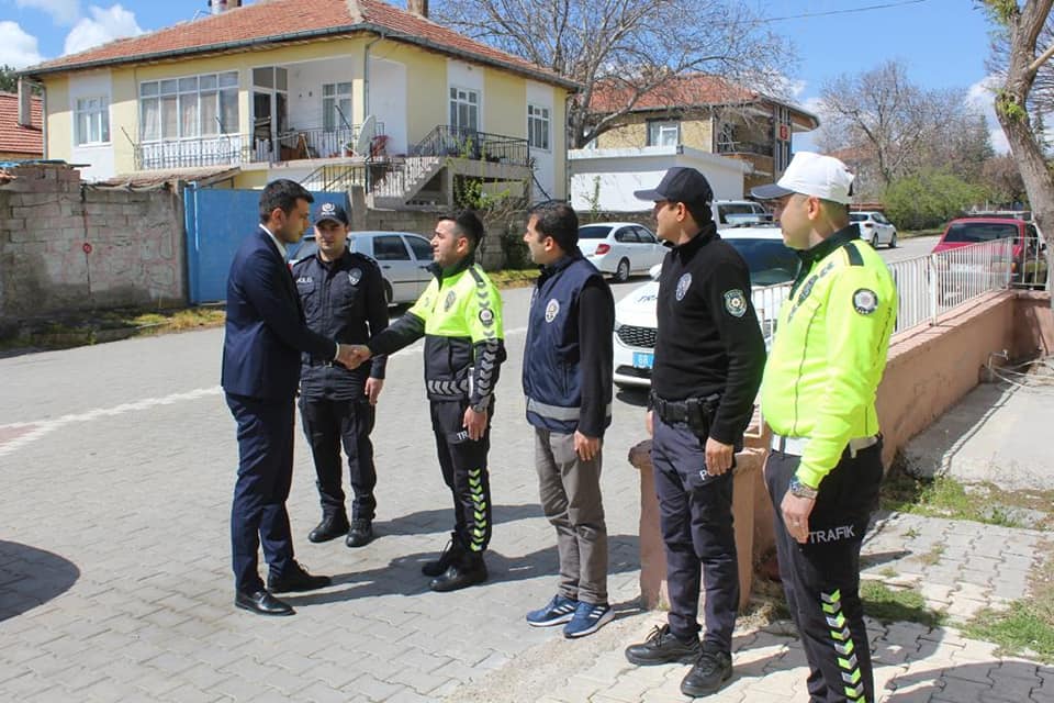 Kaymakamımız Sn Oğuzhan AKMAN, Ramazan Bayramı Dolayısıyla İlçe Jandarma Komutanlığı, İlçe Emniyet Amirliği, İlçe Devlet Hastanesine Ziyarette Bulundu